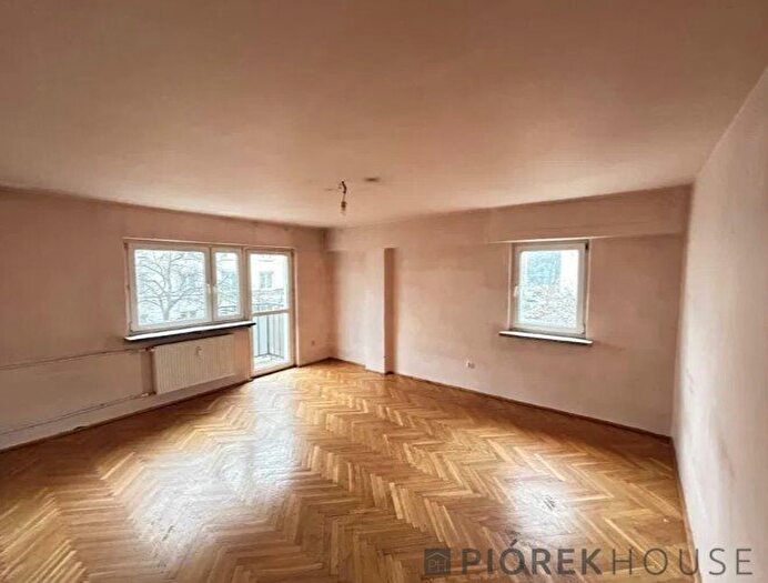 Mieszkanie 3-pokojowe na sprzedaż, Warszawa – Chmielna