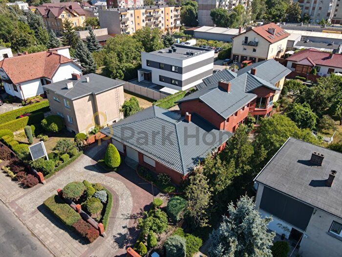 Dom 10-pokojowy na sprzedaż, Leszno