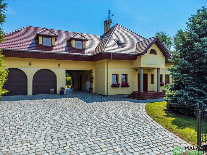 Dom 8-pokojowy na sprzedaż, Janików