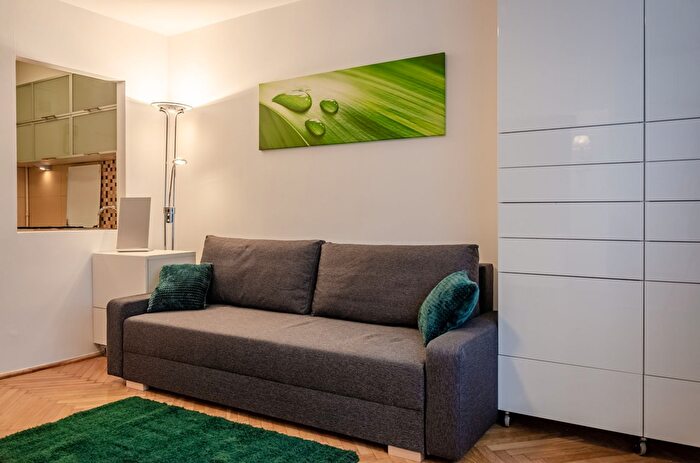 Mieszkanie 1-pokojowe do wynajęcia, Warszawa – Chmielna