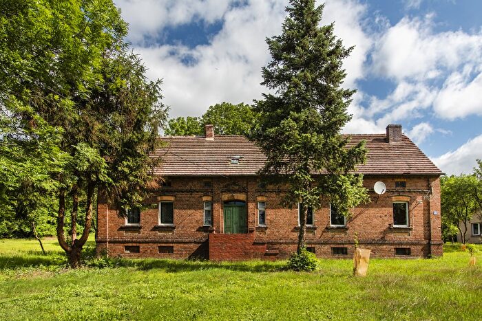 Dom 5-pokojowy na sprzedaż, Guzów