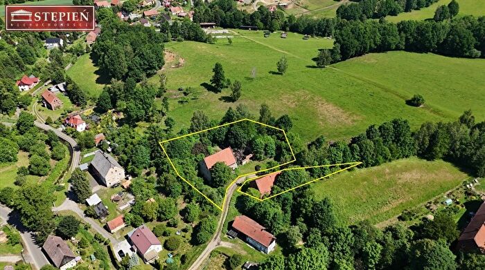 Dom 7-pokojowy na sprzedaż, Ubocze