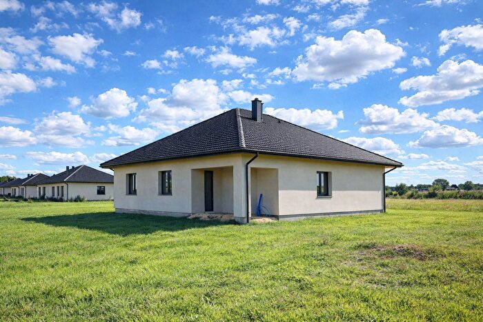 Dom 3-pokojowy na sprzedaż, Korytków