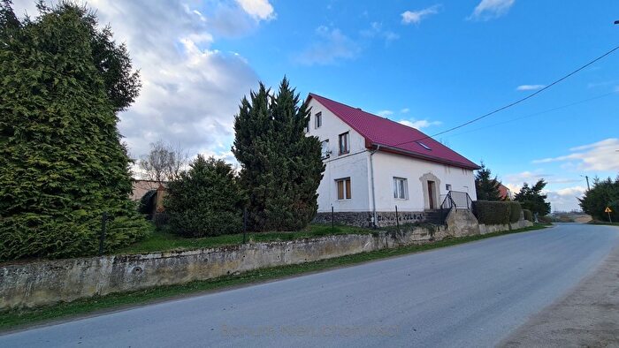 Dom 6-pokojowy na sprzedaż, Brodziszów