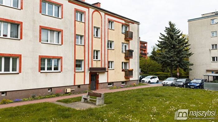 Mieszkanie 3-pokojowe na sprzedaż, Nowogard