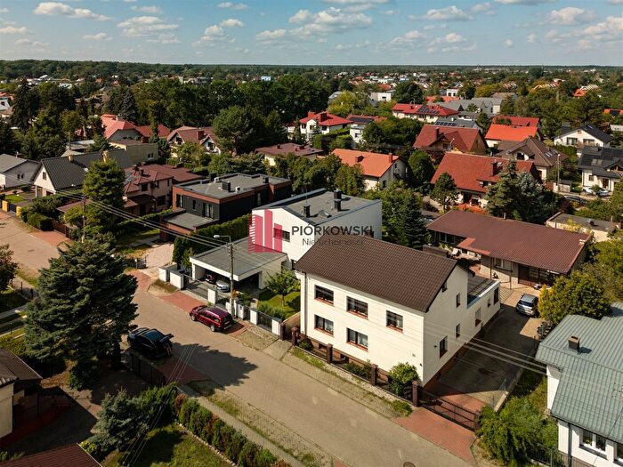 Dom 7-pokojowy na sprzedaż, Łomianki