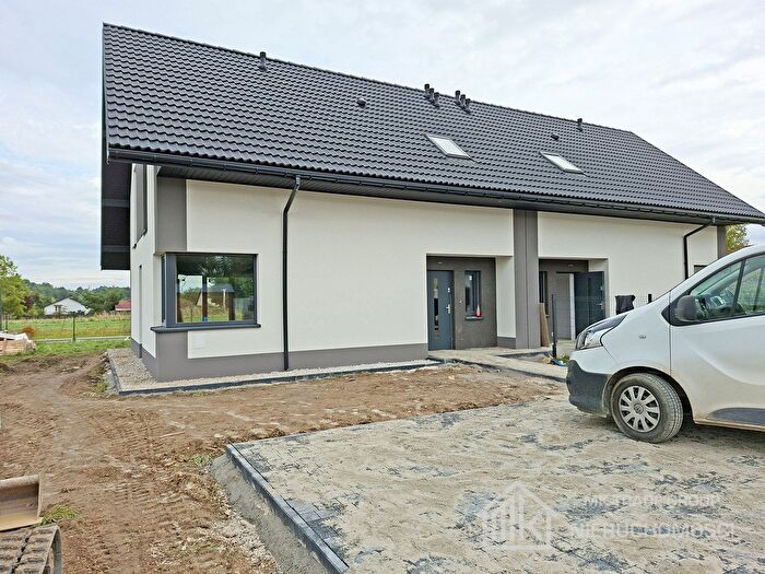 Dom 5-pokojowy na sprzedaż, Targowisko