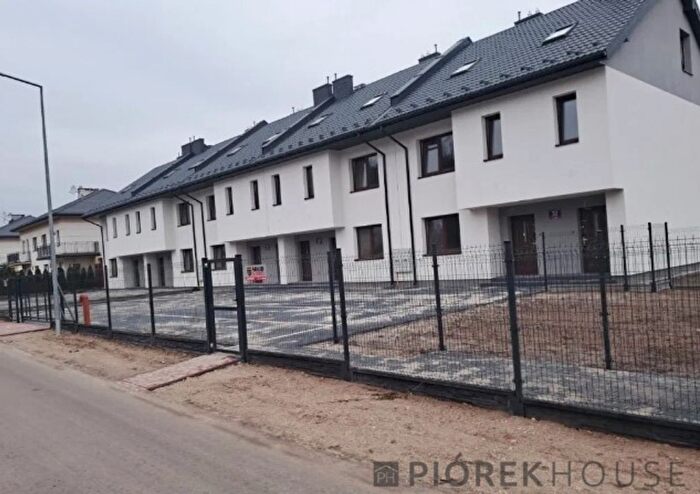 Mieszkanie 3-pokojowe na sprzedaż, Marki