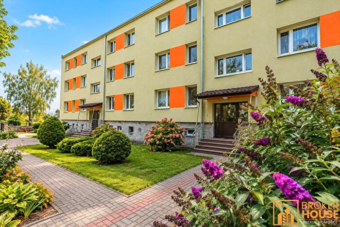 Mieszkanie 3-pokojowe na sprzedaż, Karczów