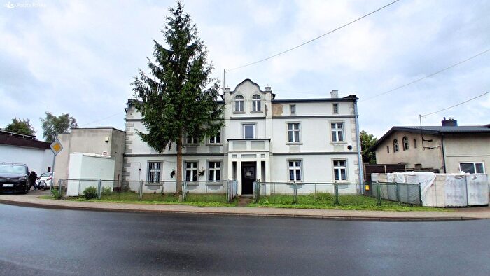 Mieszkanie 3-pokojowe do wynajęcia, Książki