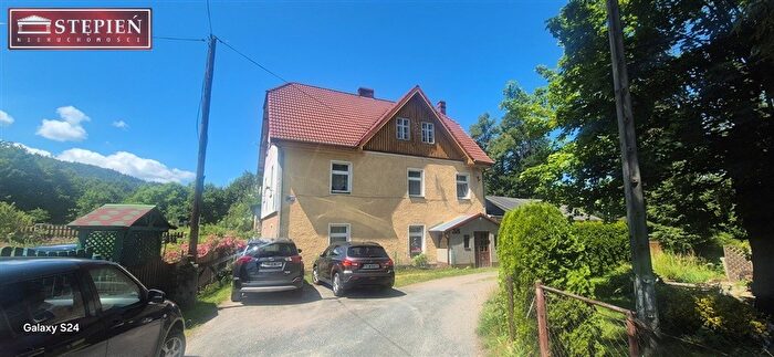 Mieszkanie 3-pokojowe na sprzedaż, Miłków