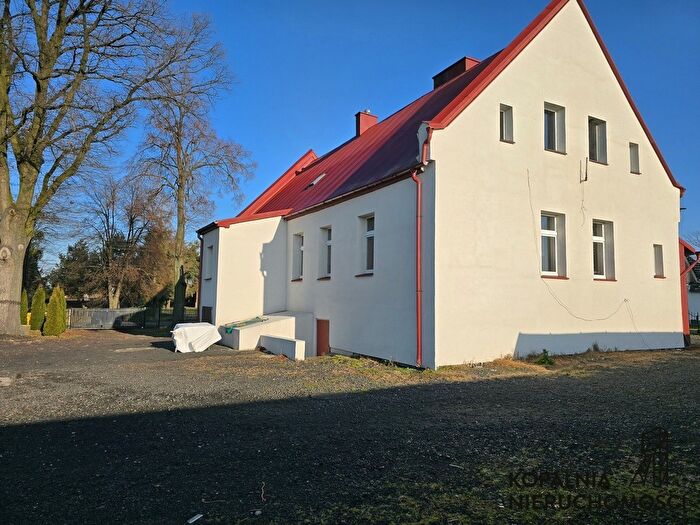 Dom 8-pokojowy na sprzedaż, Świercze