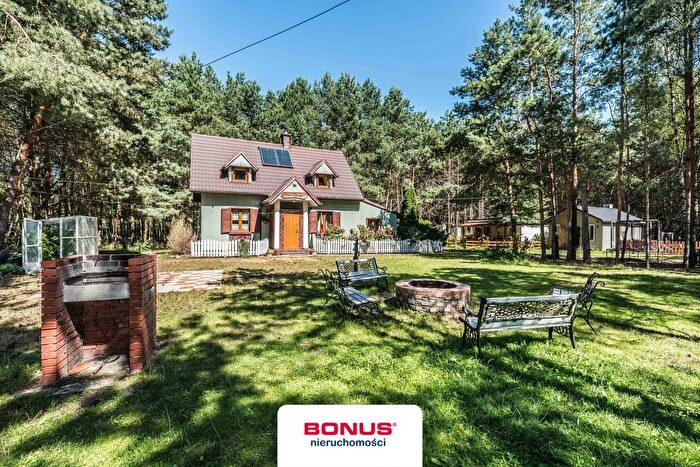 Dom 10-pokojowy na sprzedaż, Nowina