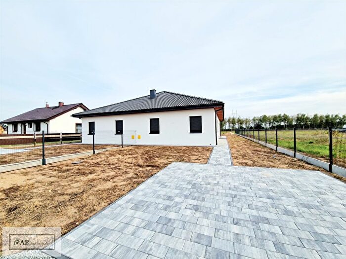 Dom 4-pokojowy na sprzedaż, Kochowo