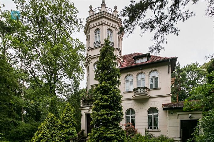 Dom 15-pokojowy na sprzedaż, Konstancin-Jeziorna – Józefa Sułkowskiego