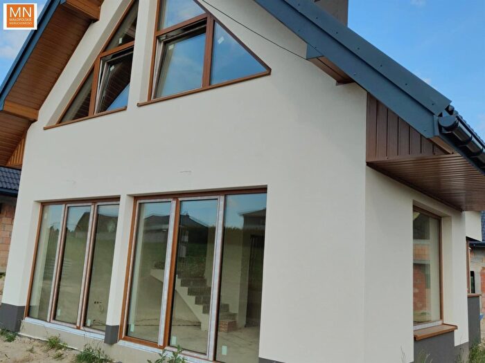 Dom 4-pokojowy na sprzedaż, Dojazdów