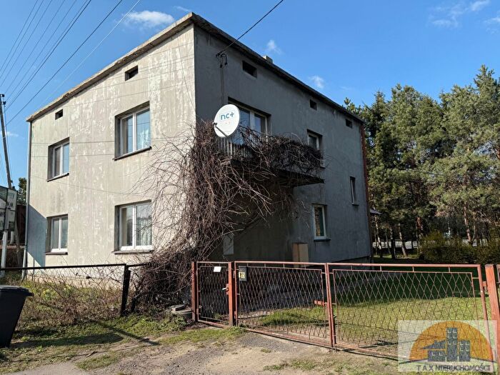 Dom 8-pokojowy na sprzedaż, Sarnów