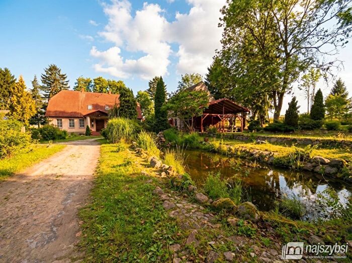 Dom 9-pokojowy na sprzedaż, Oparzno