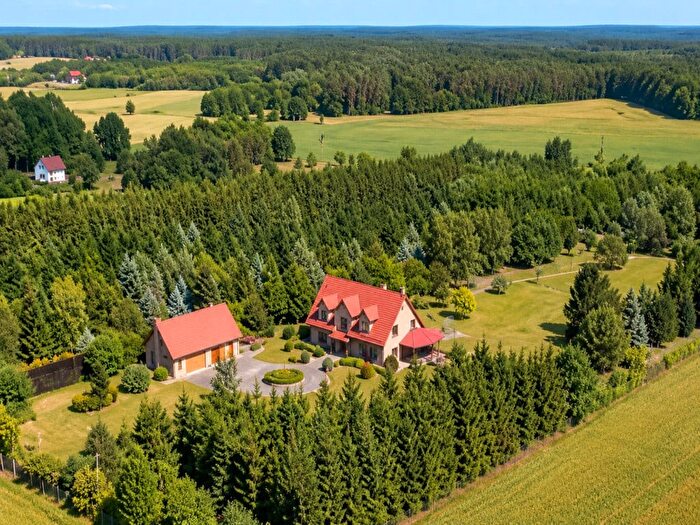 Dom 6-pokojowy na sprzedaż, Manowo