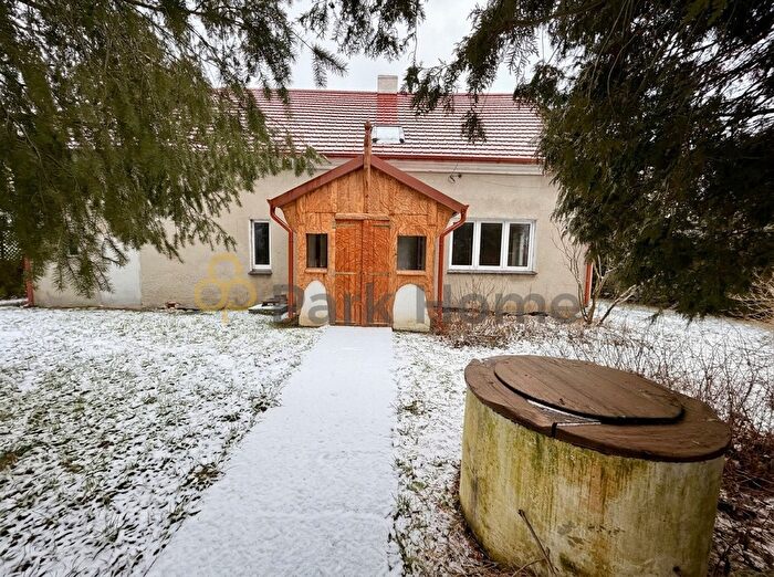 Dom 8-pokojowy na sprzedaż, Niegosławice