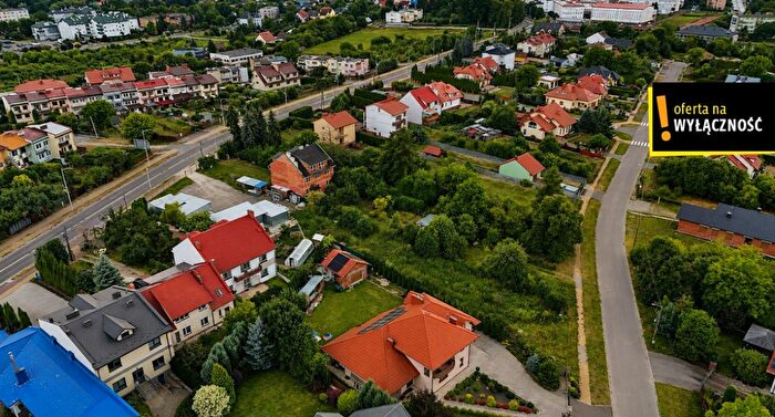 Dom 7-pokojowy na sprzedaż, Staszów