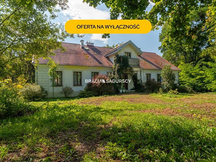 Dom 11-pokojowy na sprzedaż, Włostowice