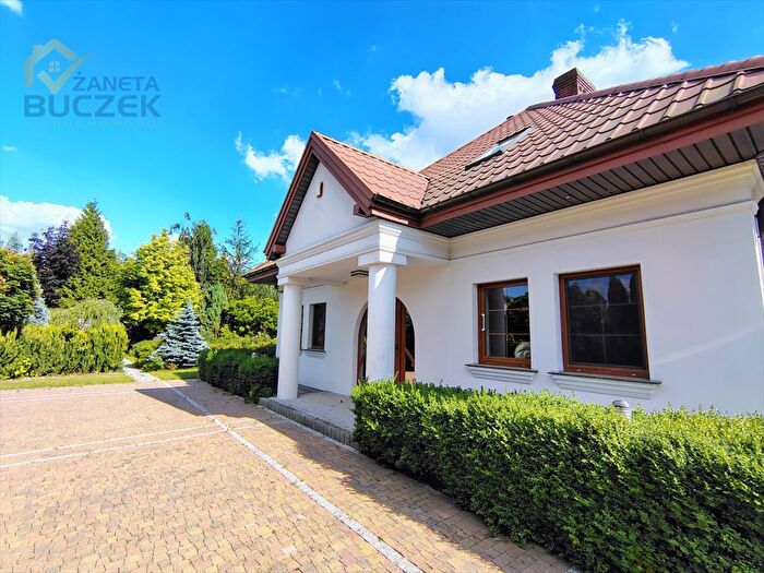 Dom 7-pokojowy na sprzedaż, Żuków