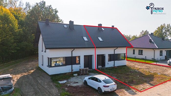 Dom 4-pokojowy na sprzedaż, Strumień