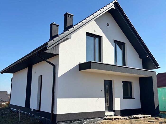 Dom 6-pokojowy na sprzedaż, Szarów