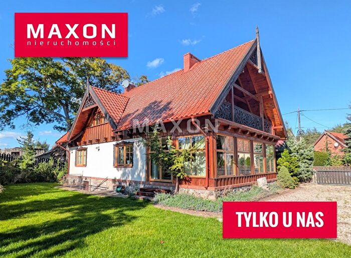 Dom 8-pokojowy na sprzedaż, Piecki