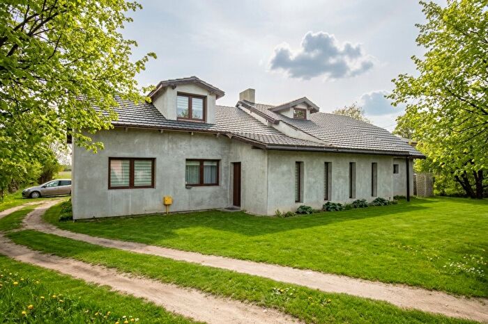 Dom 5-pokojowy na sprzedaż, Biała