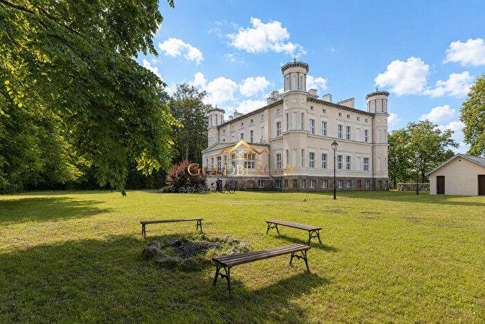 Mieszkanie 3-pokojowe na sprzedaż, Lubiechowo