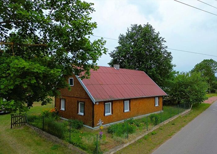 Dom 3-pokojowy na sprzedaż, Koniuszki