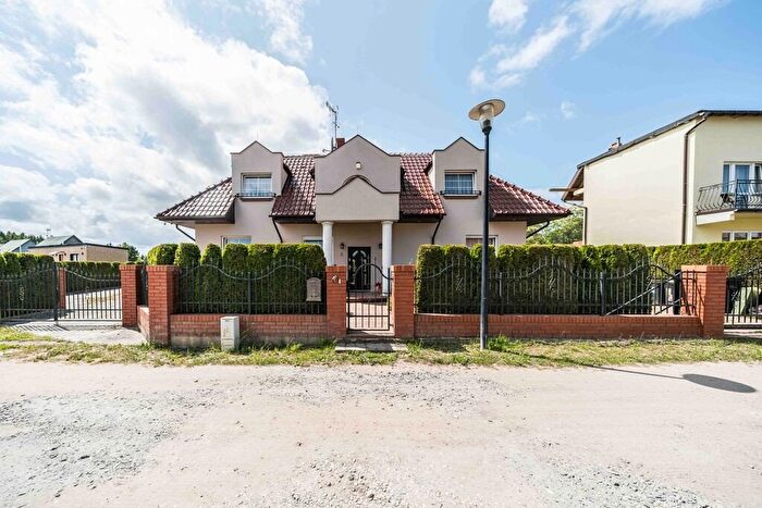 Dom 9-pokojowy na sprzedaż, Rewal