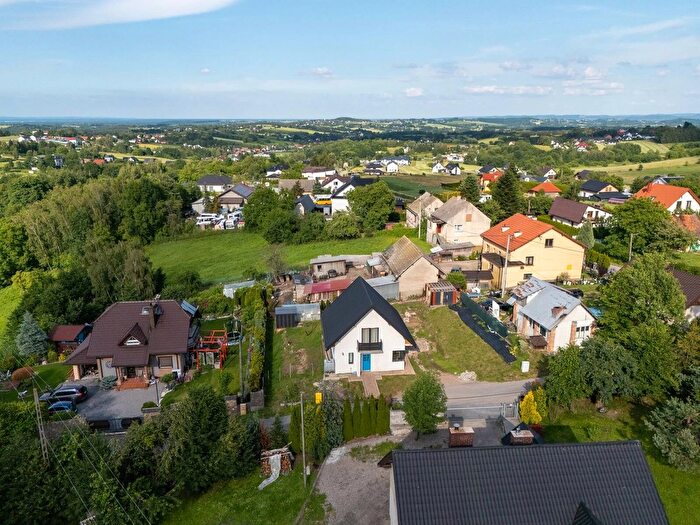 Dom 4-pokojowy na sprzedaż, Biskupice