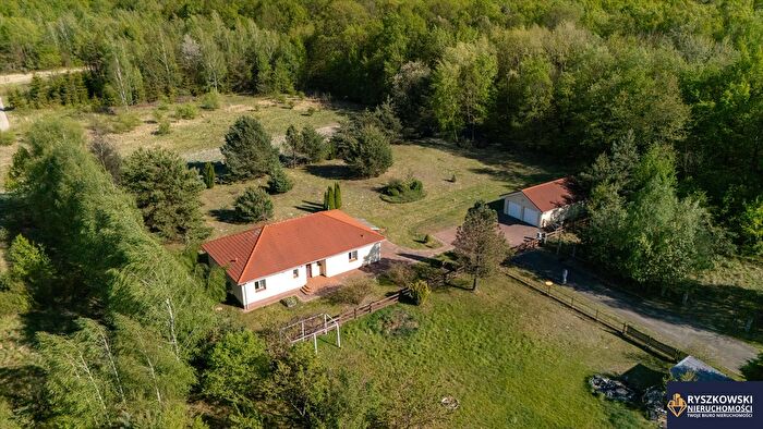 Dom 4-pokojowy na sprzedaż, Zawada