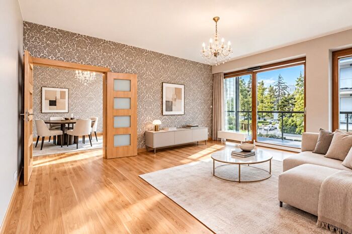 Mieszkanie 4-pokojowe do wynajęcia, Warszawa