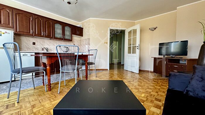 Mieszkanie 4-pokojowe do wynajęcia, Warszawa – Stępińska