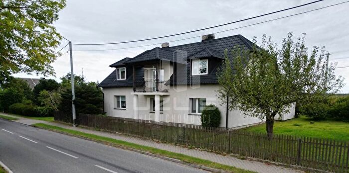 Dom 9-pokojowy na sprzedaż, Borzechowo