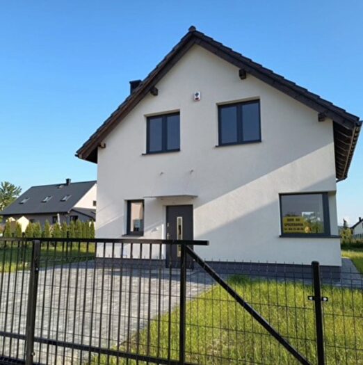 Dom 4-pokojowy na sprzedaż, Rączna