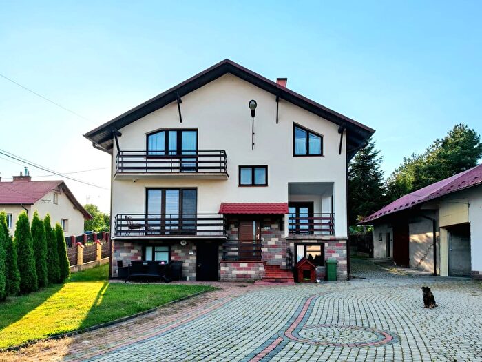 Dom 8-pokojowy na sprzedaż, Mogielnica