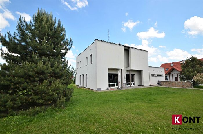 Dom 6-pokojowy na sprzedaż, Poskwitów