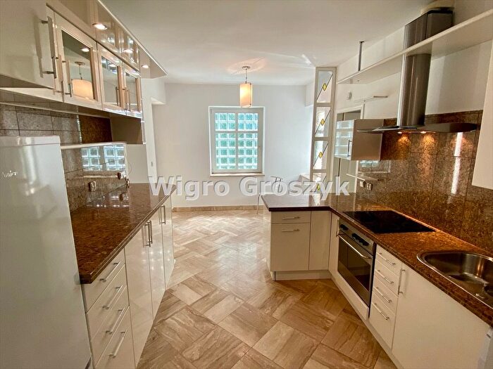 Dom 4-pokojowy do wynajęcia, Warszawa – Biedronki