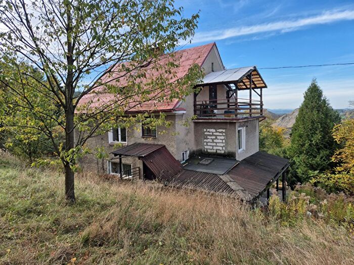 Dom 7-pokojowy na sprzedaż, Cisownica