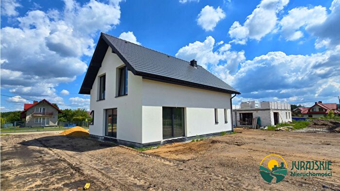 Dom 4-pokojowy na sprzedaż, Regulice
