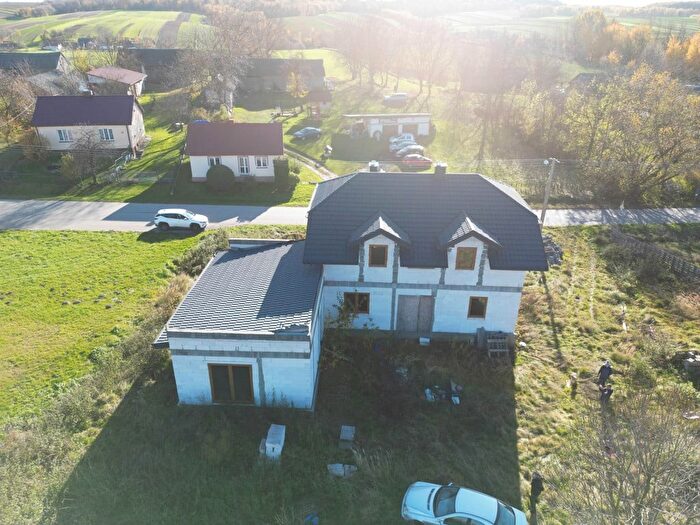 Dom 6-pokojowy na sprzedaż, Zwiartów