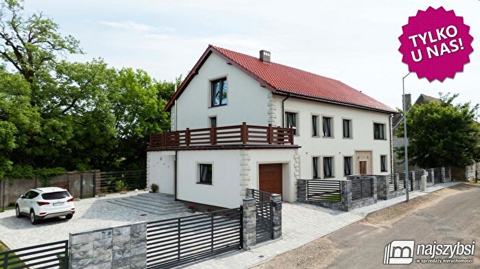 Dom 11-pokojowy na sprzedaż, Trzebiatów