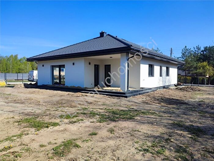 Dom 4-pokojowy na sprzedaż, Skuły