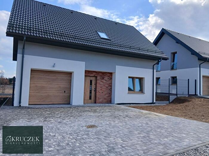 Dom 5-pokojowy na sprzedaż, Szarów