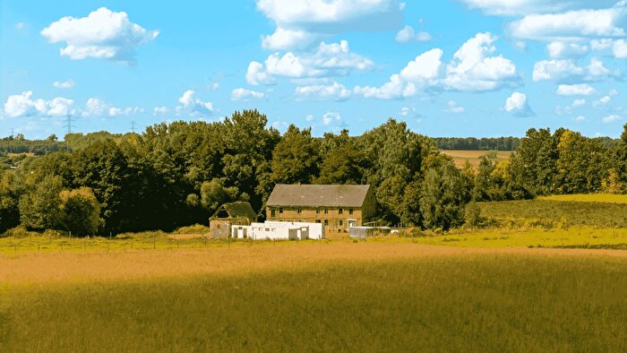 Dom 7-pokojowy na sprzedaż, Radostów Średni